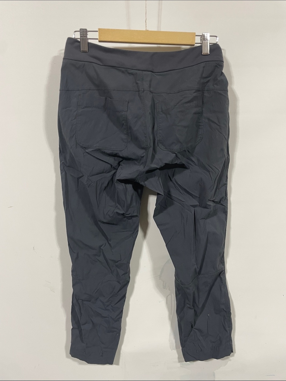 Athleta women’s Charcoal Gray Stretch Utility Pants - Picture 3 of 3